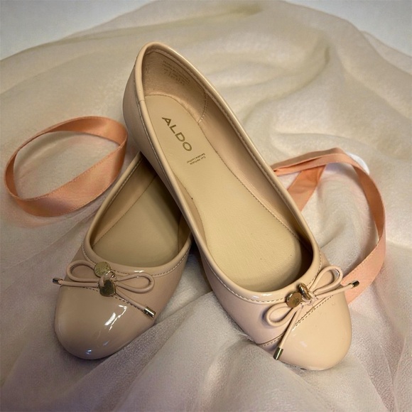 Aldo Shoes - ALDO Light Pink Ballet Flats Gold Shimmer Bow Detail Women’s Size 7